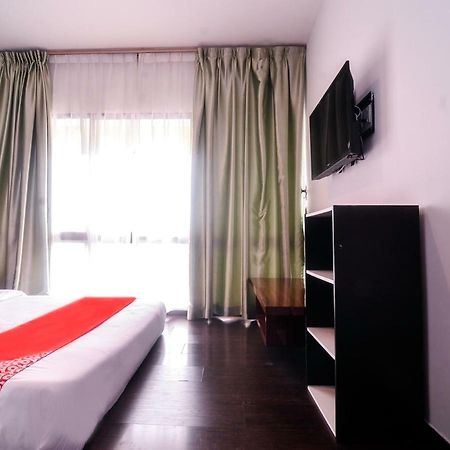 Oyo 1119 Memoire Express Hotel Kuching Dış mekan fotoğraf
