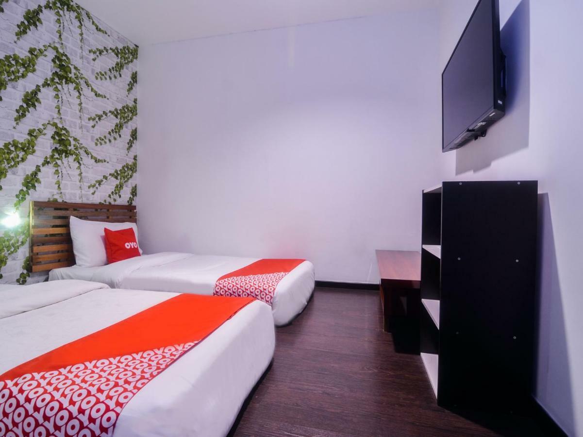 Oyo 1119 Memoire Express Hotel Kuching Dış mekan fotoğraf