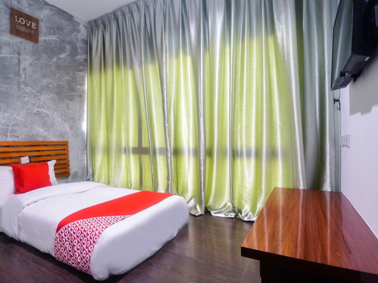 Oyo 1119 Memoire Express Hotel Kuching Dış mekan fotoğraf