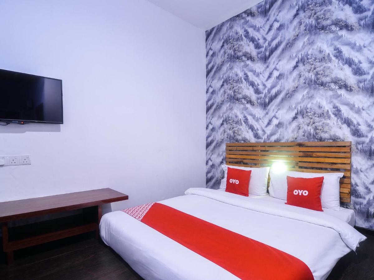 Oyo 1119 Memoire Express Hotel Kuching Dış mekan fotoğraf