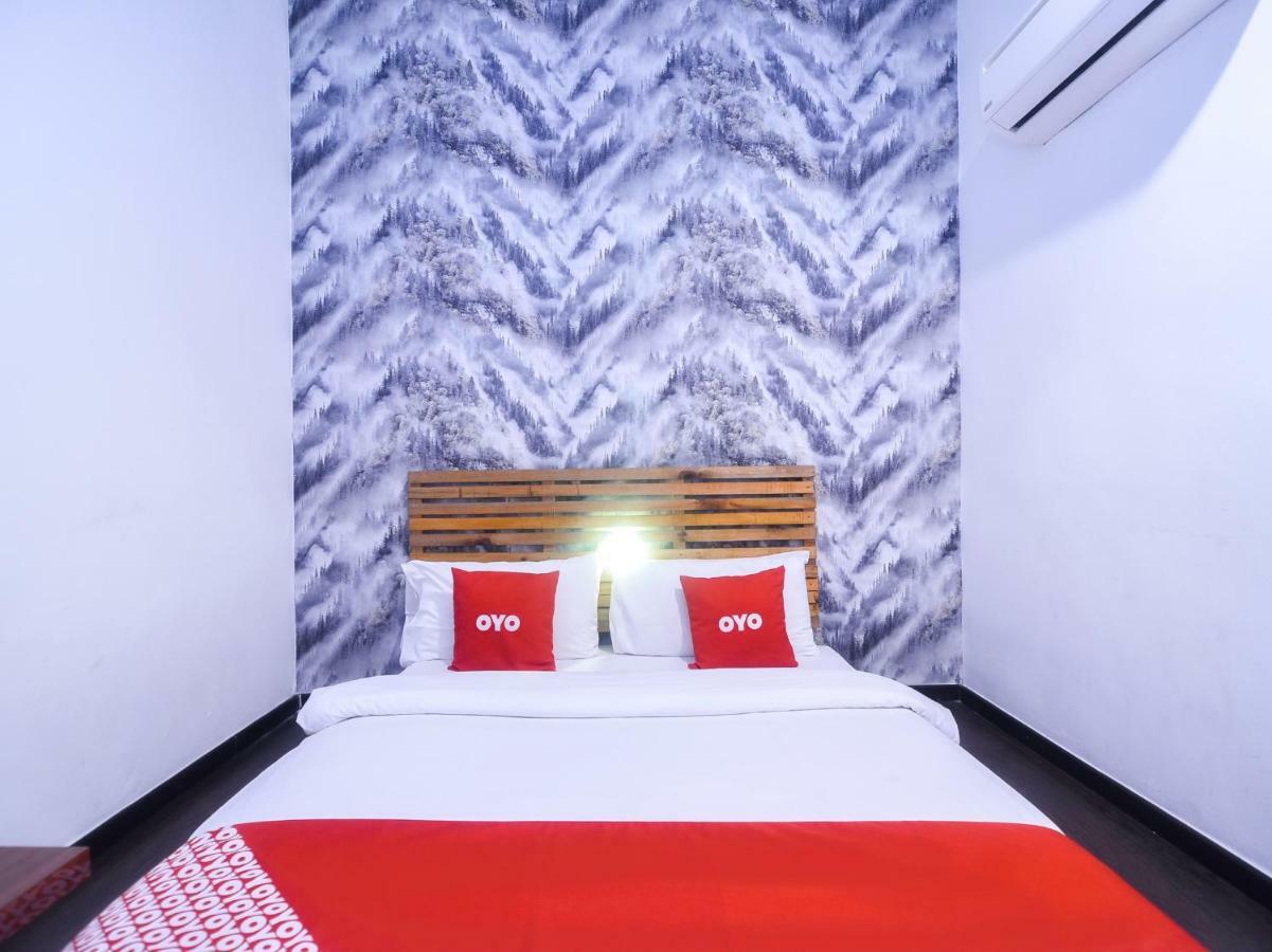 Oyo 1119 Memoire Express Hotel Kuching Dış mekan fotoğraf