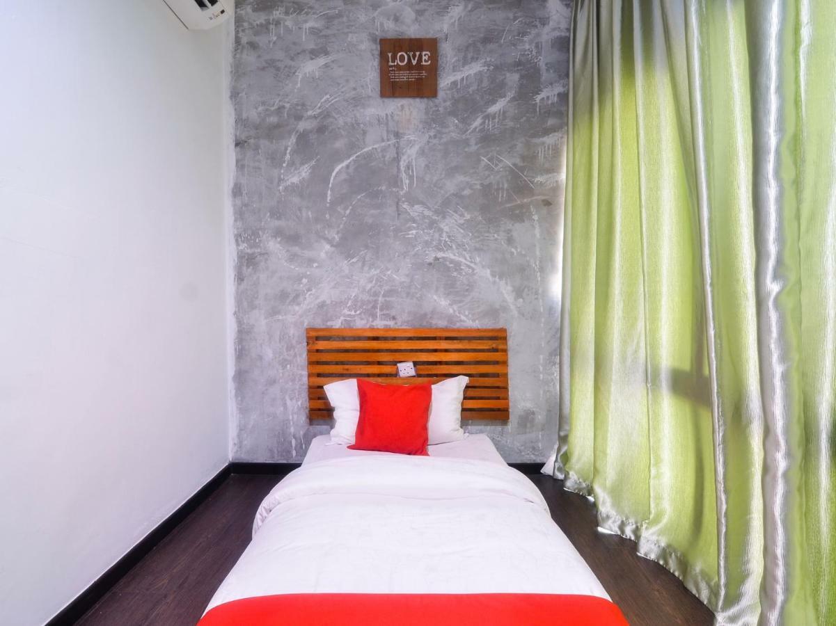 Oyo 1119 Memoire Express Hotel Kuching Dış mekan fotoğraf