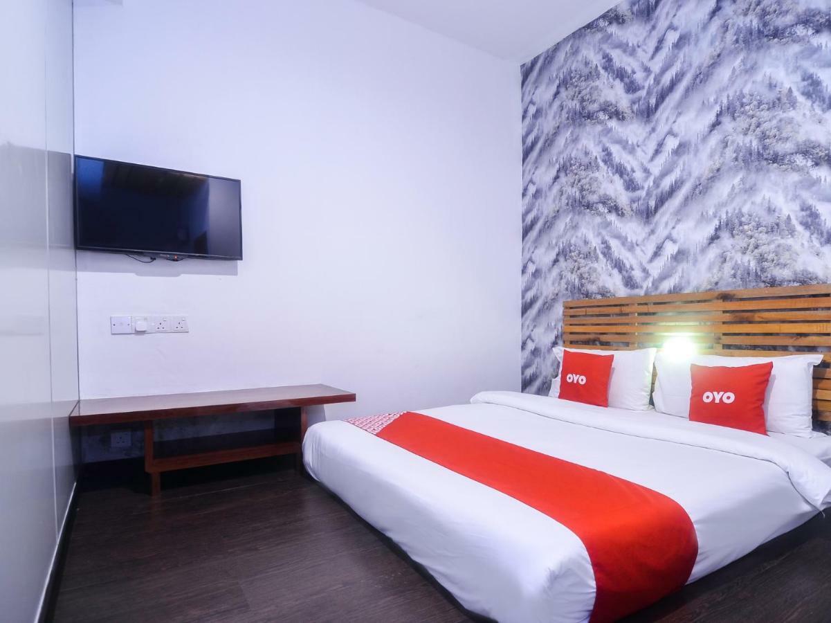 Oyo 1119 Memoire Express Hotel Kuching Dış mekan fotoğraf
